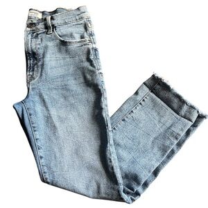 Kensie Jeans Women’s Size 8 / 29 Cropped frayed Hem Slim Straight Blue Denim